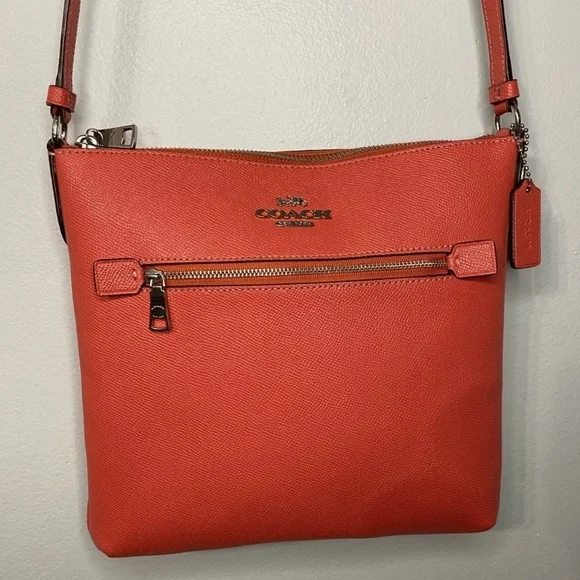 EUC Coach Rowan File Bag in Cross-Grain Leather - Picture 1 of 12